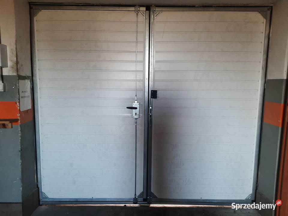 Brama Garażowa Uchylna Dwuskrzydłowa Na Wymiar Sochaczew