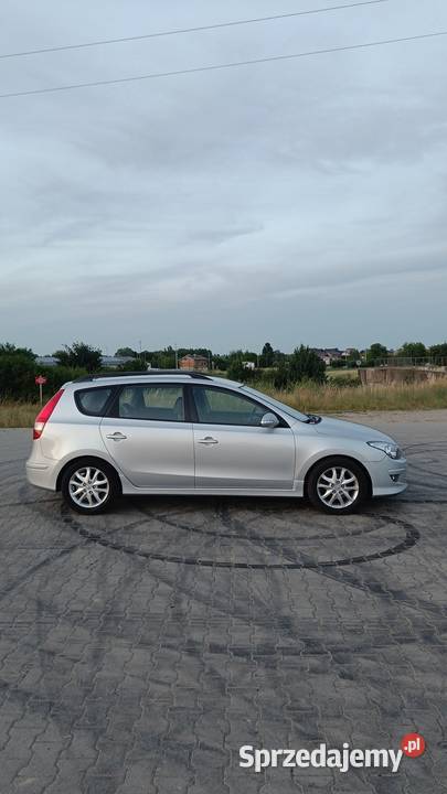 Hyundai i30 kombi najbogatsza wersja wyposażenia Ostrów Wielkopolski sprzedam