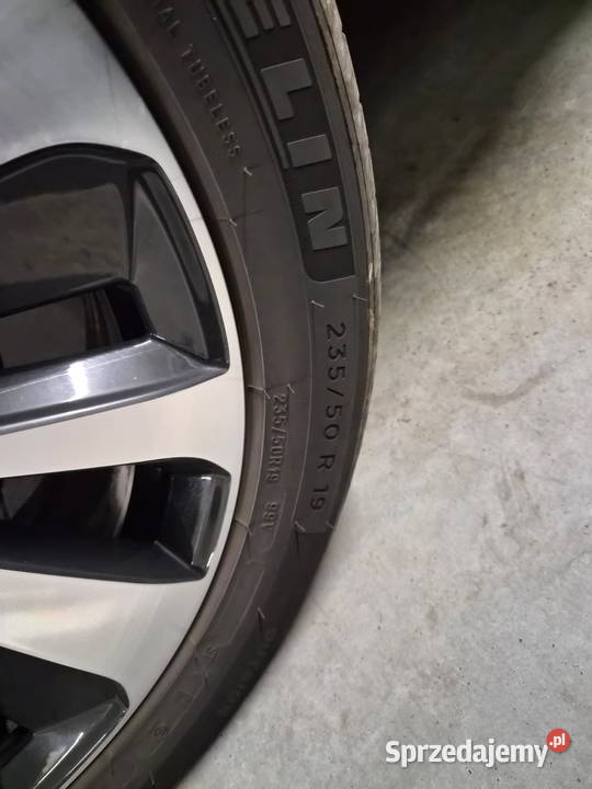 Komplet opon Michelin ePrimacy w rozmiarze 23550