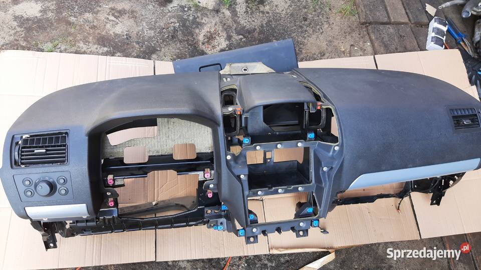 deska rozdzielcza konsola opel zafira b Części Dębno