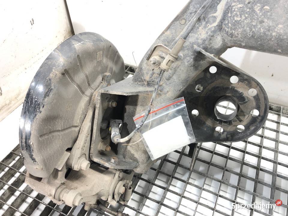 BELKA TYŁ HYUNDAI i30 Hatchback TYLNA Belki zawieszenia