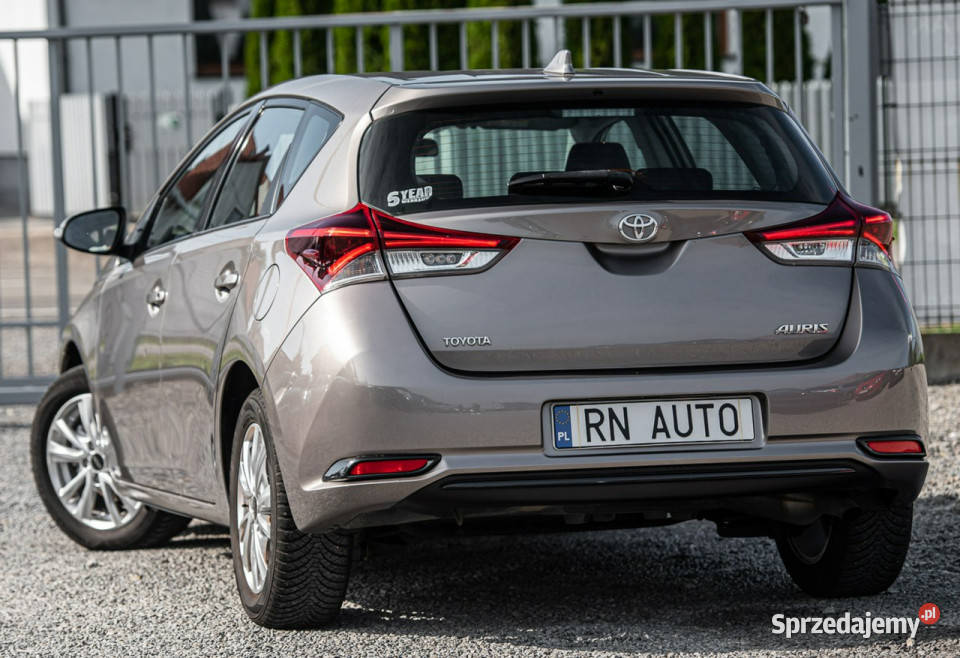 Toyota Auris II 2012 światła do jazdy dziennej sprzedam