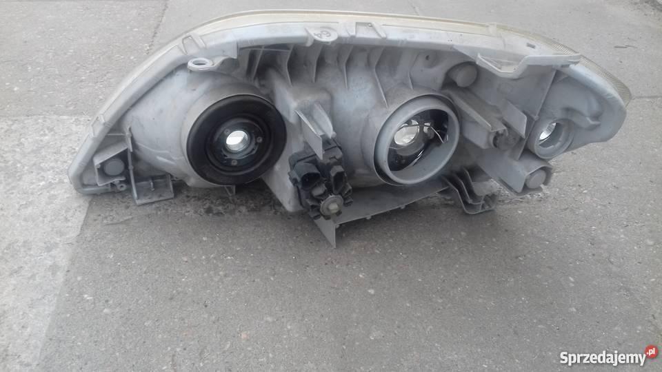 TOYOTA COROLA SEDAN KOMBI 2002 2007 LAMPA