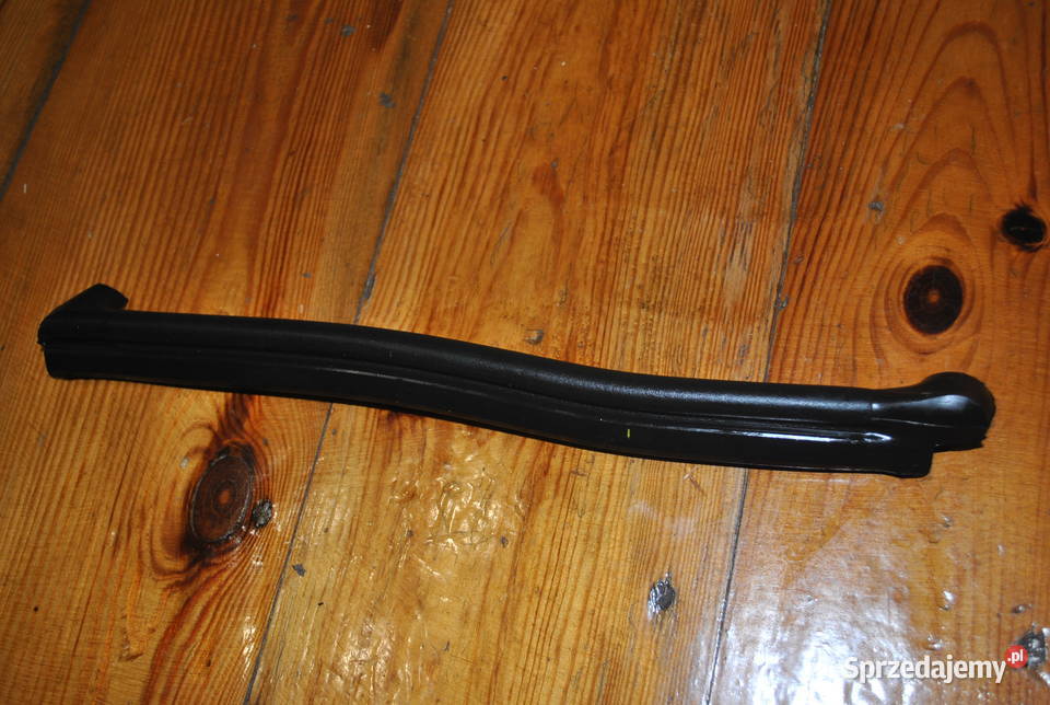 Uszczelka komory sterowników pod maską LEWA elementy wygłuszające Poręba