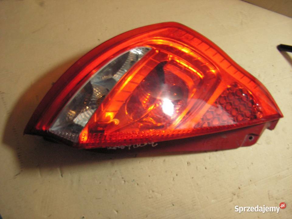 LAMPA TYŁ LEWA FORD FIESTA MK7 osobowe wielkopolskie Zbierkowo