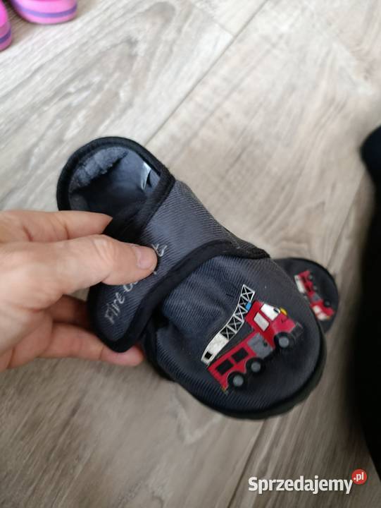 kapcie chłopięce rozmiar 27 długość wkładki 16 5 Poznań