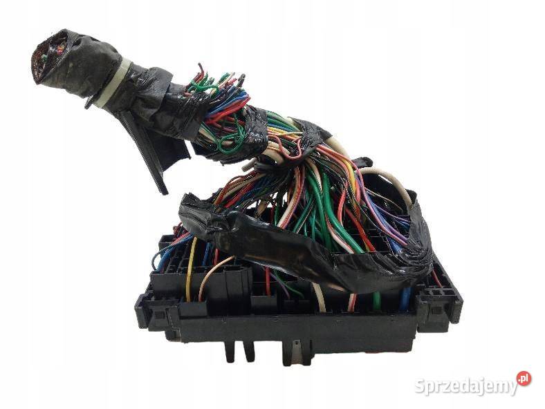 SKRZYNKA BEZPIECZNIKÓW MB102802B 204925 Subaru