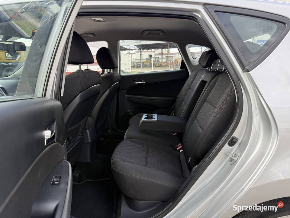Hyundai i30 14 BENZYNA Zarejestrowany Długie ABS Konin