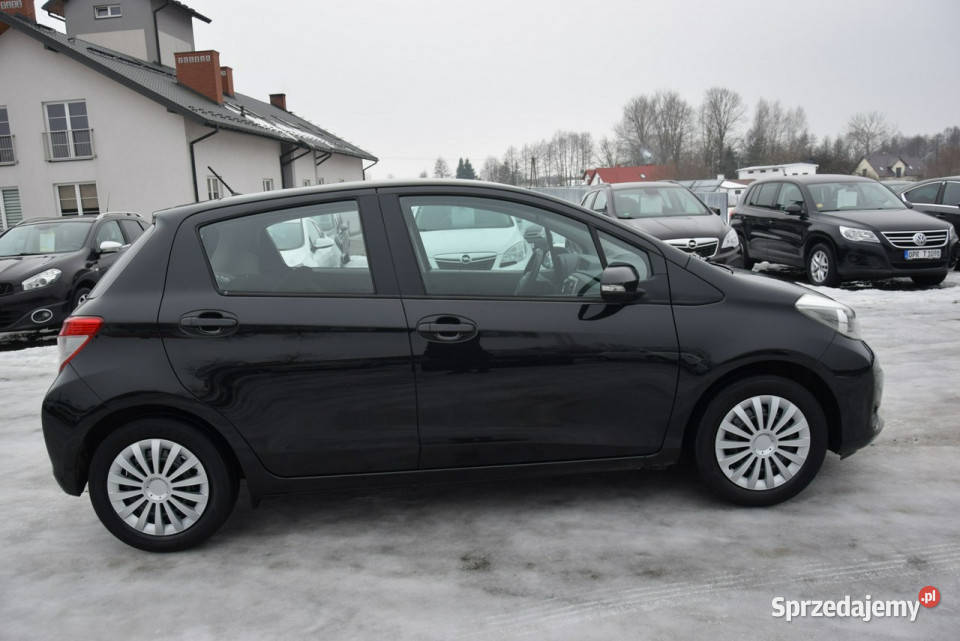 Toyota Yaris 13B Navi Kamera 107 2 KPL KÓŁ Rok produkcji 2011 Majdan Sieniawski sprzedam