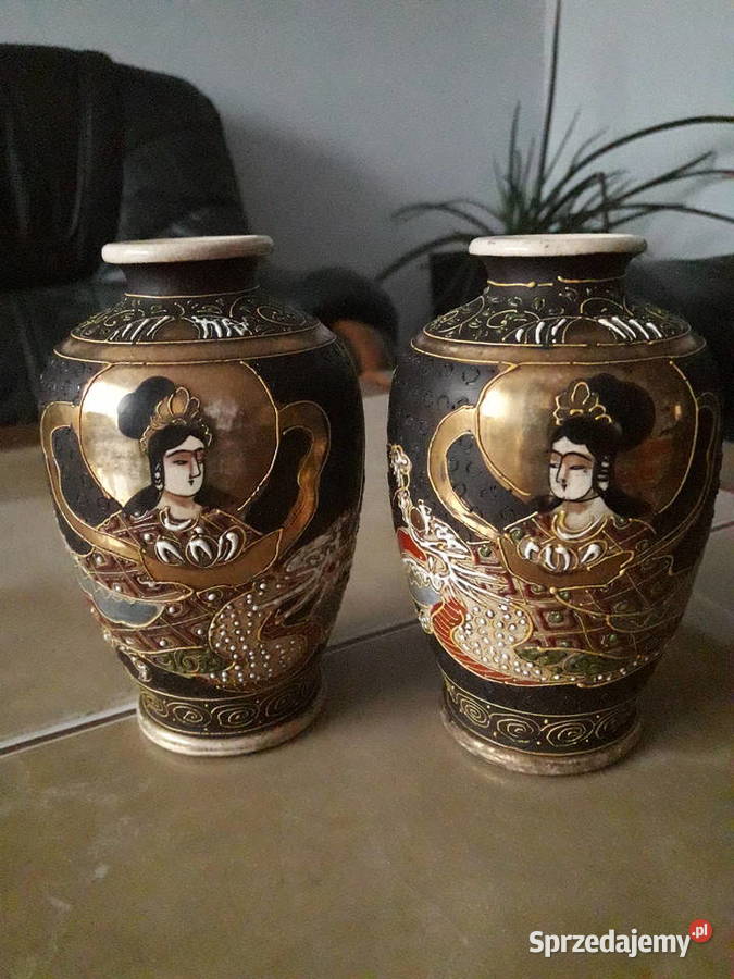 Antyczny komplet wazoników Satsuma Japonia lata Janów Lubelski
