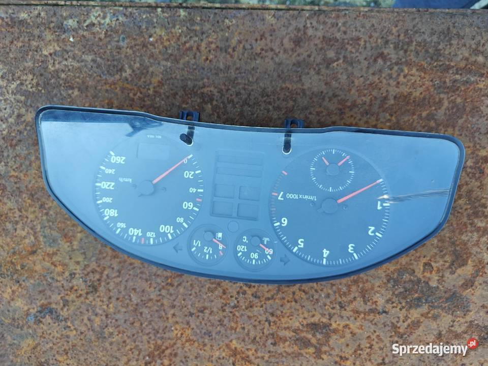 Licznik audi a4 b5 AU0004001 Puławy