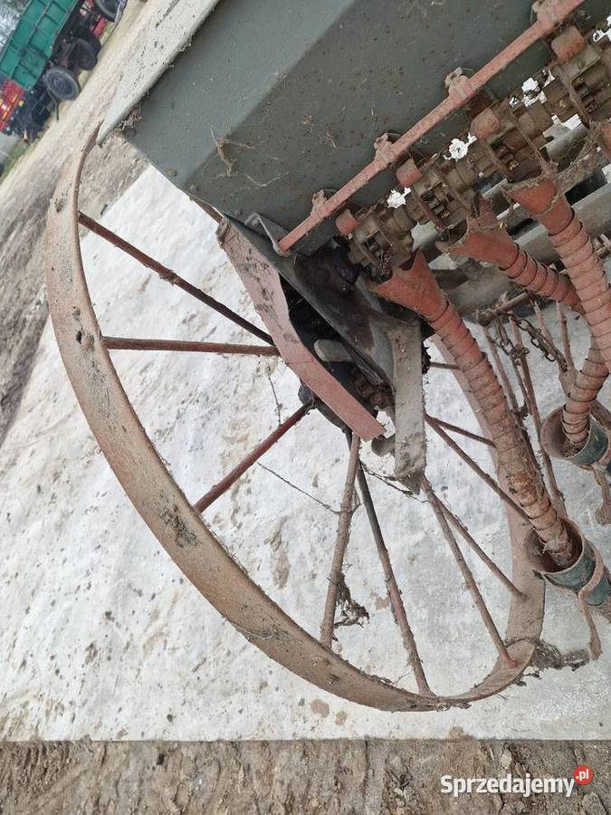 Siewnik 25 rurkowy do ciągnika stan łódzkie Tuszyn