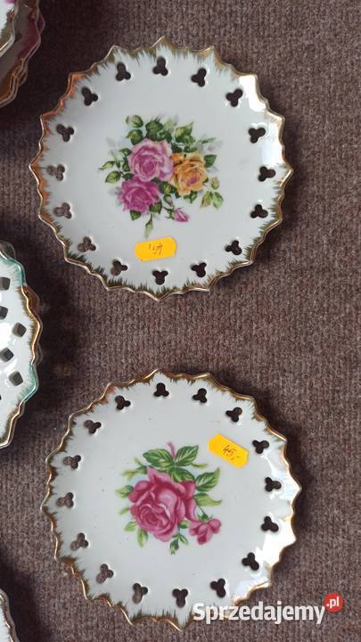 Talerzyk z owocami Biała porcelana
Ażury reliefy sprzedam