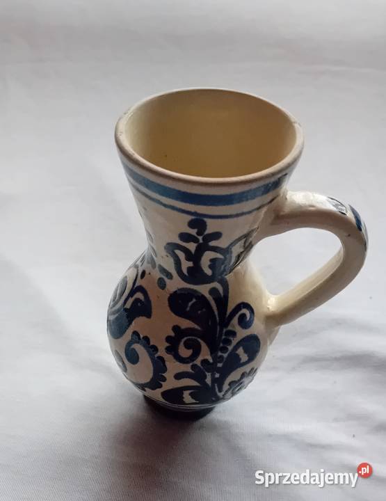 Ręcznie formowany i malowany dzbanekmlecznik Koźminek