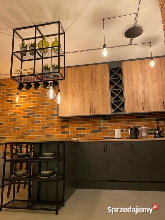 Płytki cięte ze środka cegły rozbiórkowej