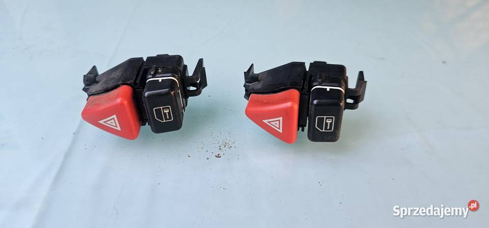 Włącznik swiateł awaryjnych mercedes w168 Pozostałe Zbąszyń