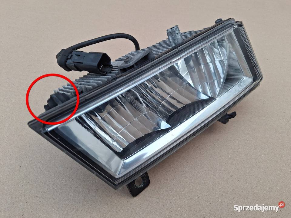 SCANIA R S HALOGEN PRAWY LED LAMPA Lampy przeciwmgielne Bieleń