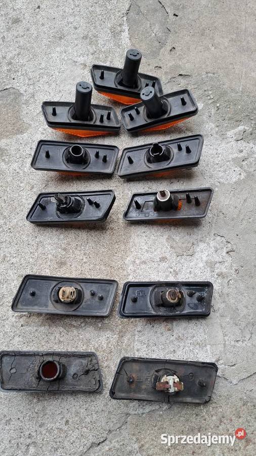 Fiat 125p klosze kierunkowskazów i lamp tylnich