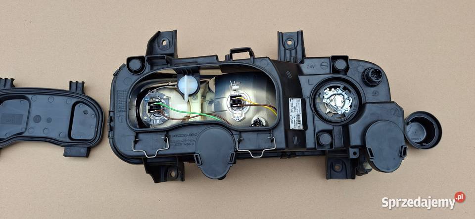 MERCEDES ATEGO LAMPA LEWA REFLEKTOR LEWY ciężarowe Bieleń