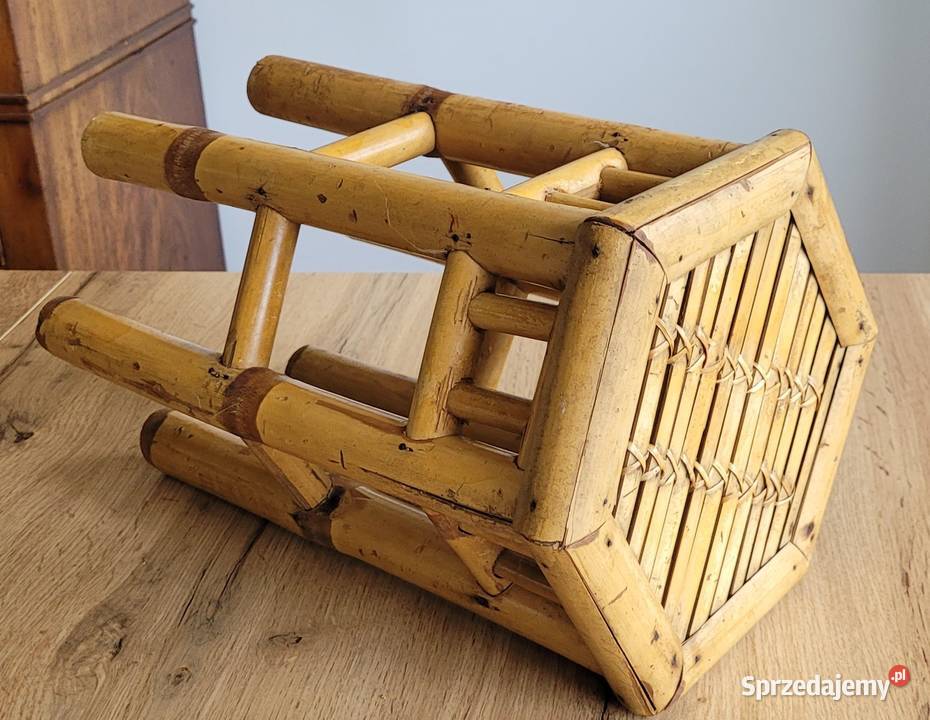 Orientalny bambusowy kwietnik stoliczek