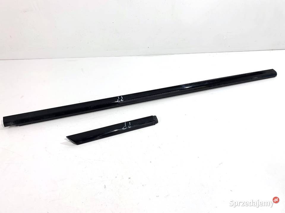 LISTWA ZGARNIAJĄCA PRZÓD PRAWY BMW F44