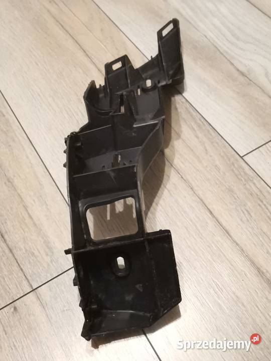 VW GOLF V 0309 PRAWY ŚLIZG ZDERZAKA TYŁ Międzychód