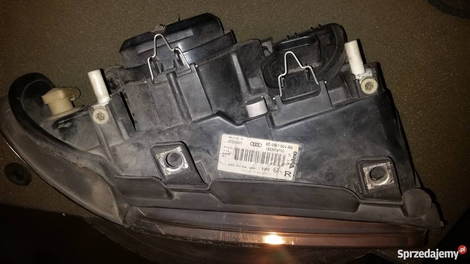 Lampa przód prawa strona Xenon 8d0941004an Audi osobowe