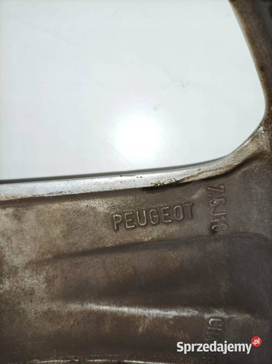 FELGA ALUMINIOWA R18 4X108 ET29 OC65 75J18