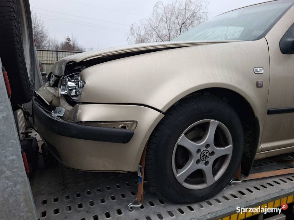 golf 4 16 benzyna uszkodzony sprzedam