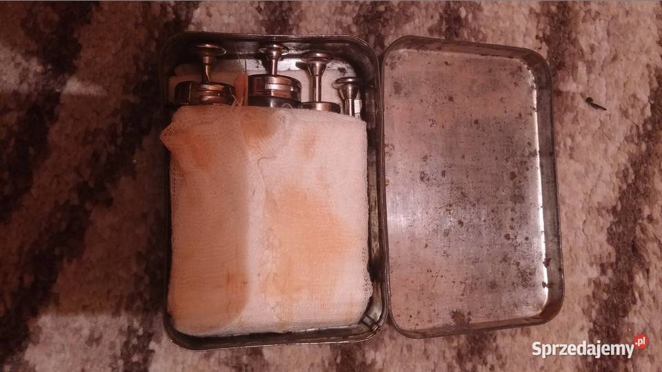 Stare Szklane Strzykawki z Czasów Wojny