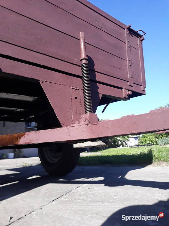 Solidnie wykonana przyczepa do traktora