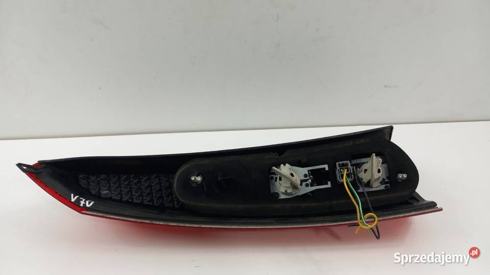 VOLVO V70 II LIFT KOMBI LAMPA TYŁ PRAWA GÓRA Zbierkowo sprzedam