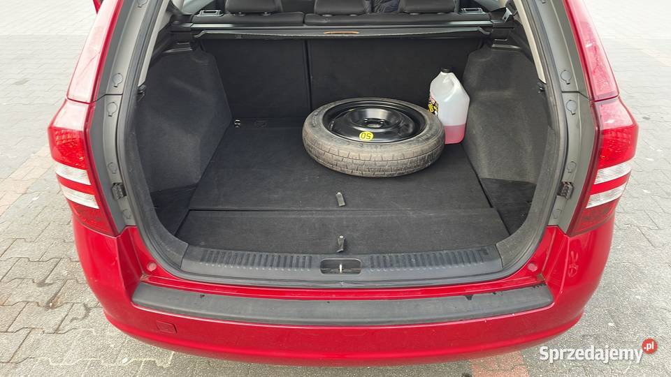 KIA CEED SALON POSLKA