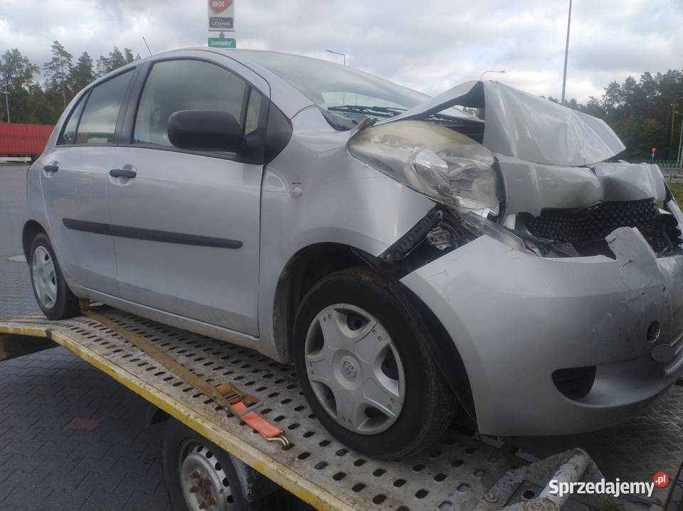 Toyota Yaris II Luna 10 B 2006r 5Drzwi Lak 1E7 Elbląg