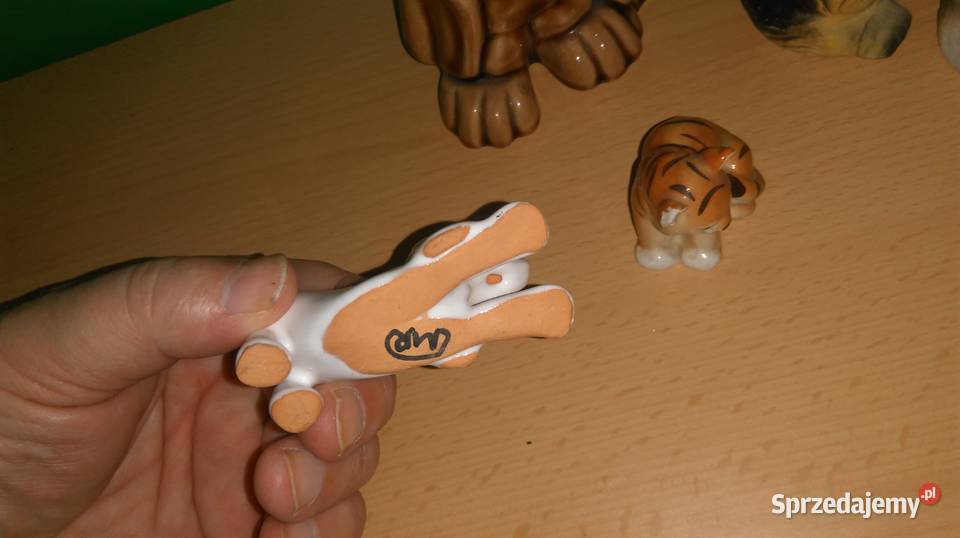Figurki piesek porcelana Warszawa