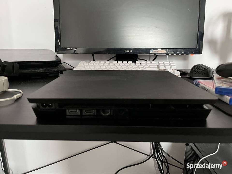 PlayStation 4 slim