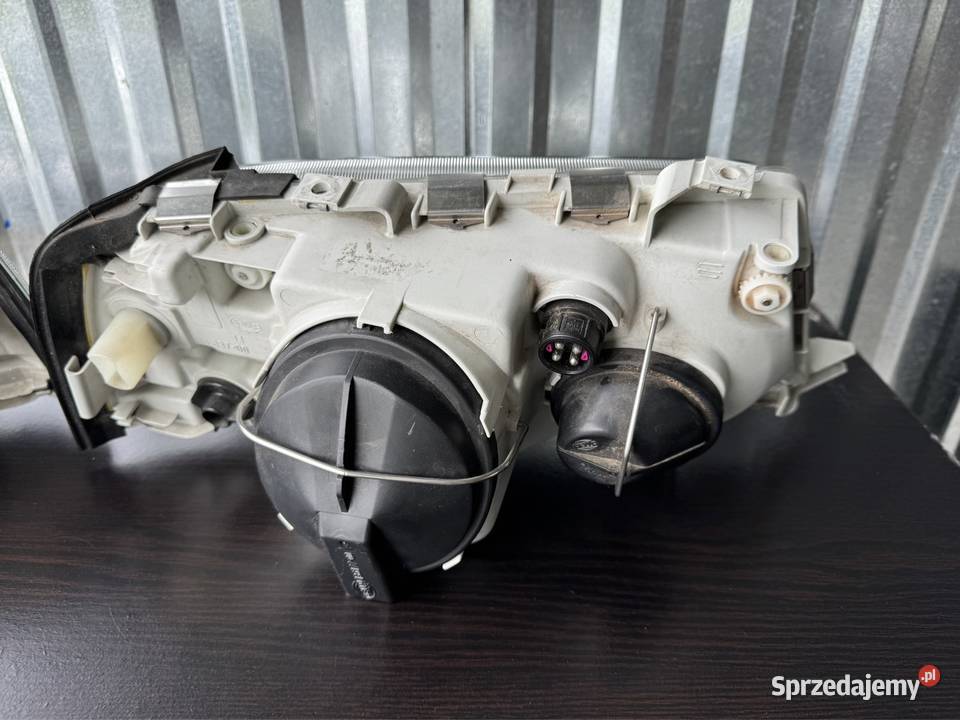 Lampy zespolone Audi 80 B4 ideały