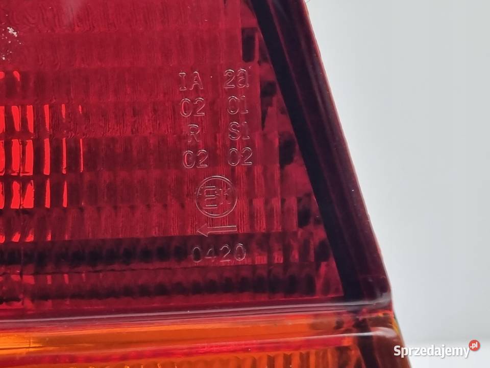 Volvo 940 960 9198r TYLNIA TYLNA LAMPA LEWA lewy Rudka