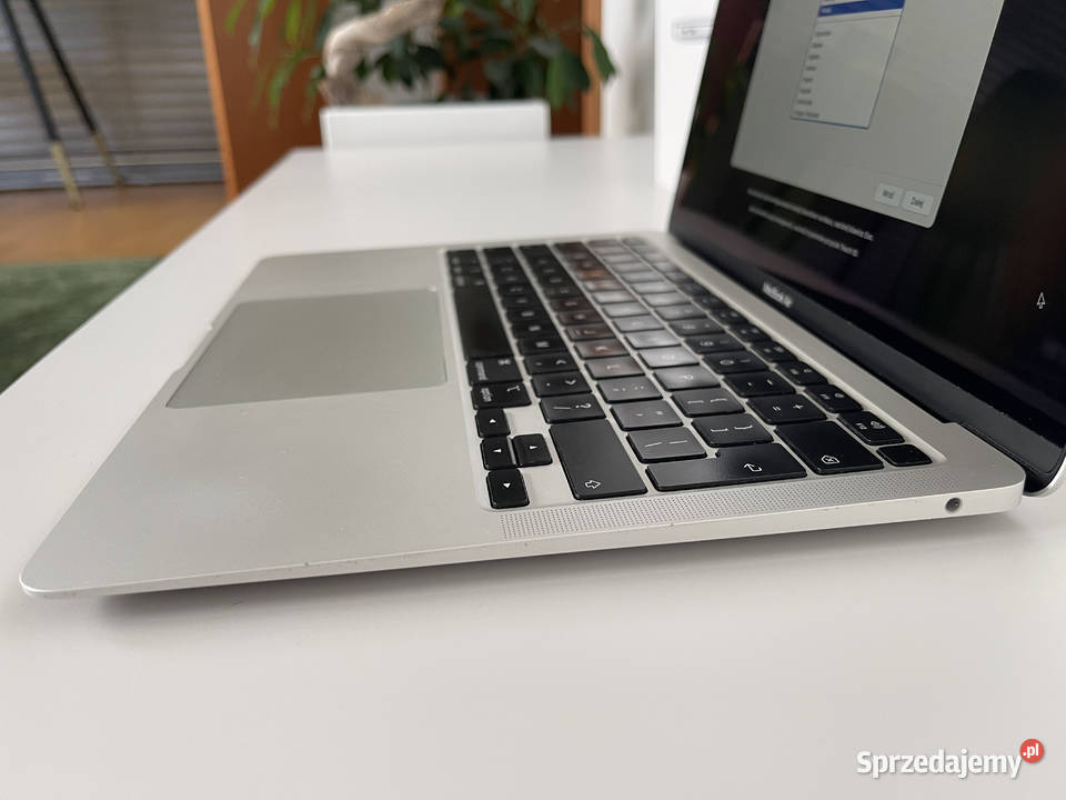 MacBook Air 13 i5 8256GB 2020 Srebrny Stan Pełen 8GB łódzkie