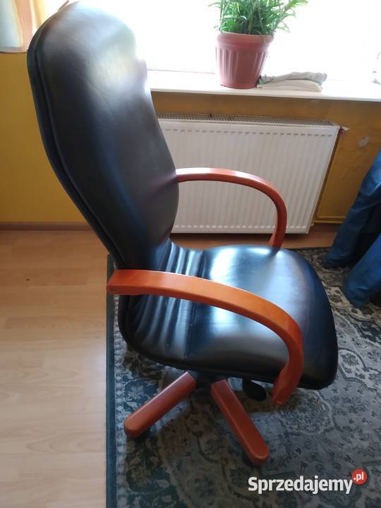 Fotel obrotowy z regulacja oparcia Dom i Ogród Sierakowice