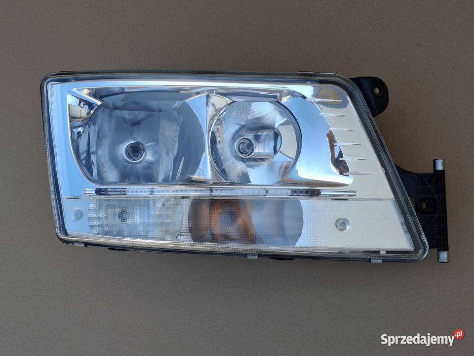 MAN TGX TGS REFLEKTOR PRAWY LAMPA PRAWA ORYGINAŁ lubuskie Bieleń