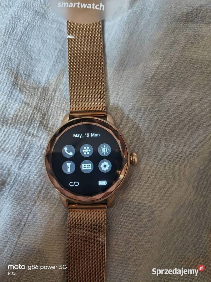 Nowy smartwatch model G208