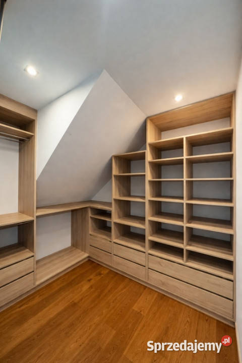 Dwa domy na jednej posesji Komorów