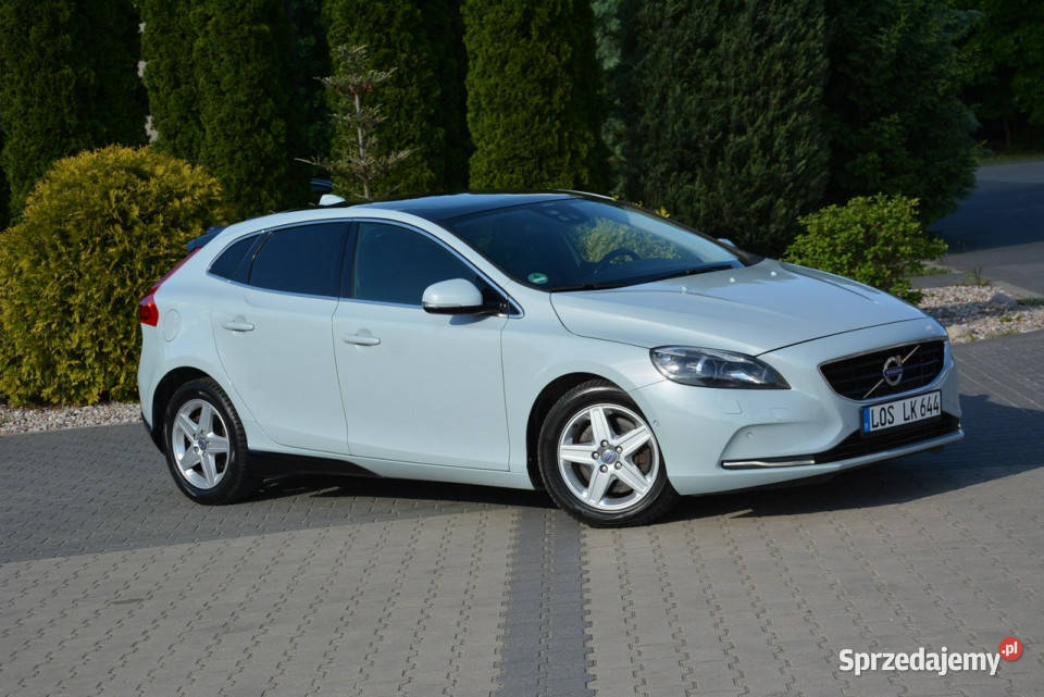 Volvo V40 Panorama biXenon Ledy Kamery Blis automatyczna sprzedam