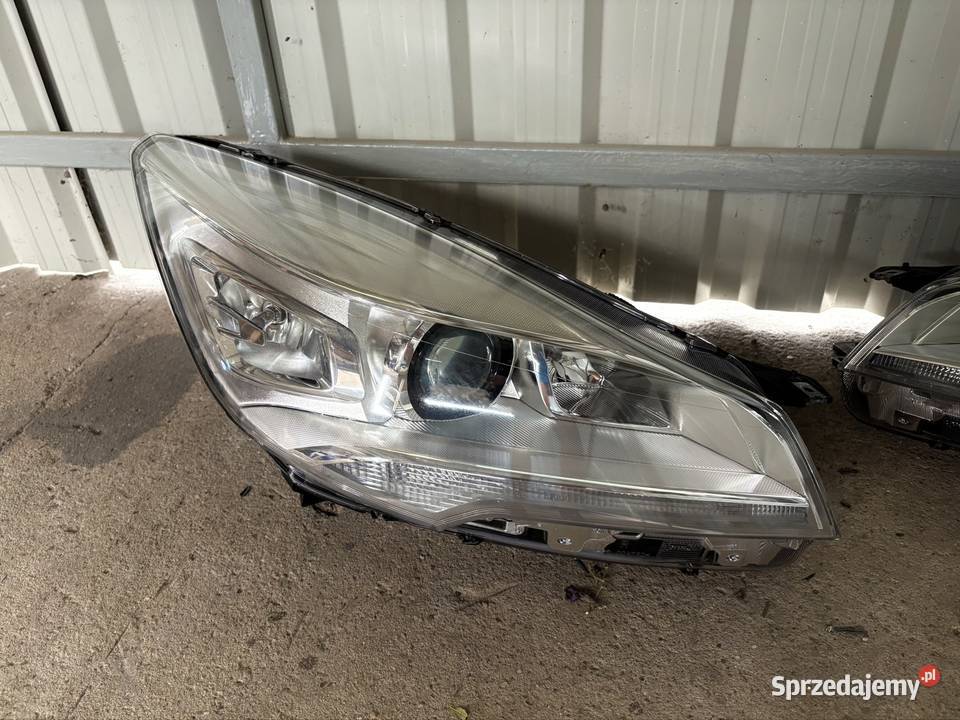 Lampy Przód Przednie Ford Kuga II MK2 Xenon Wieluń