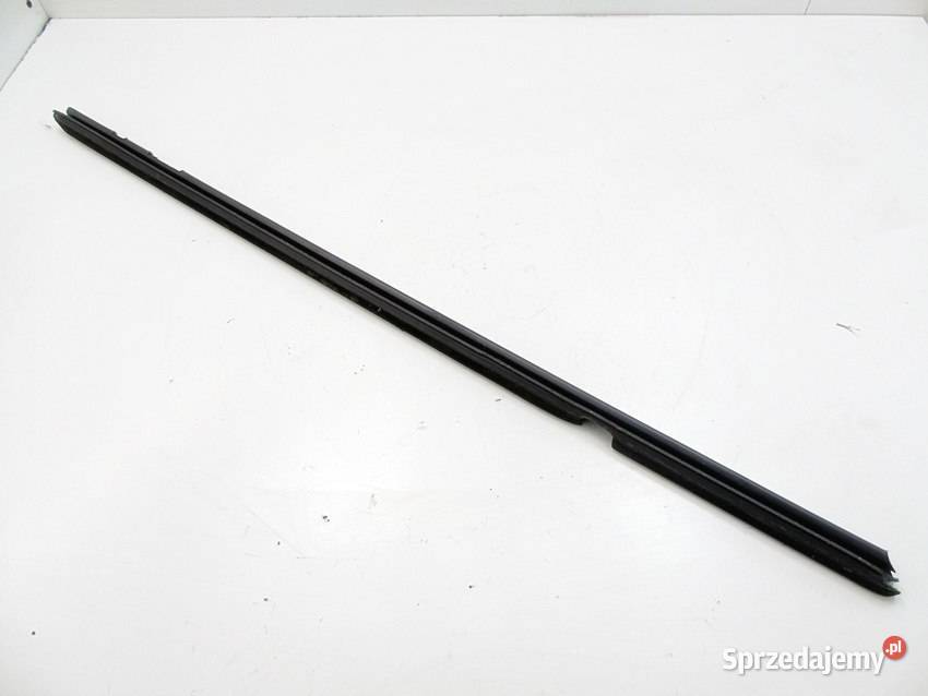 Uszczelka parapet zewnętrzny szyby drzwi prawy Pozostałe Części samochodowe Sosnowiec sprzedam