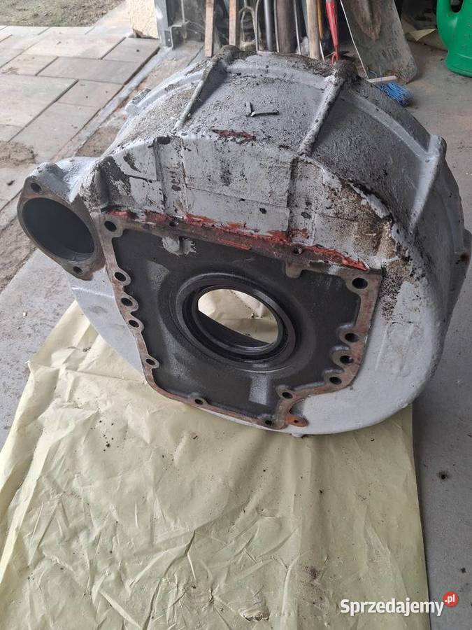 Obudowa koła zamachowego Ursus C328 Opoczno sprzedam