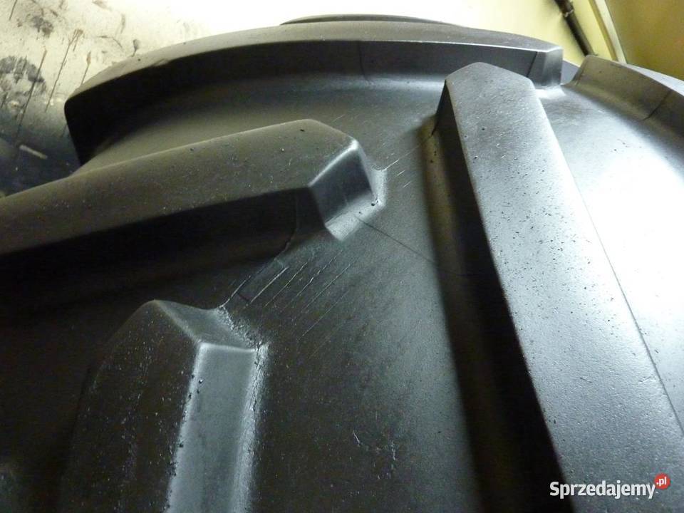 Opona używana rolnicza 90060R32 MICHELIN Pozostałe Zaścianki