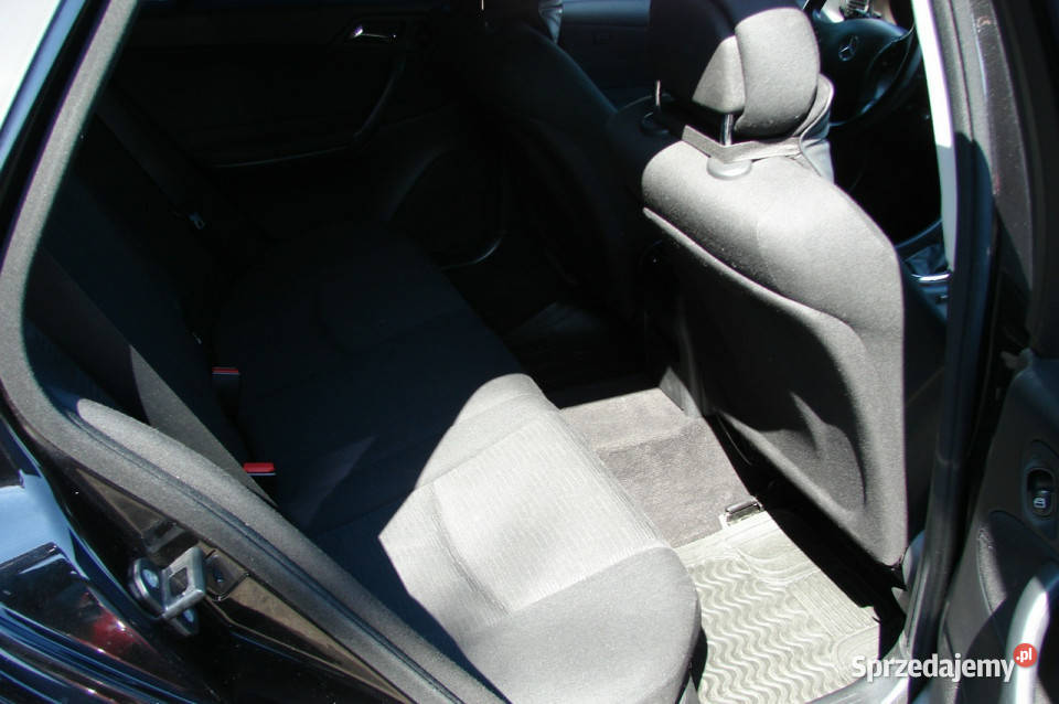 Mercedes C 180 18 E 143 Super auto W203 20002007 czarny wielkopolskie Piła