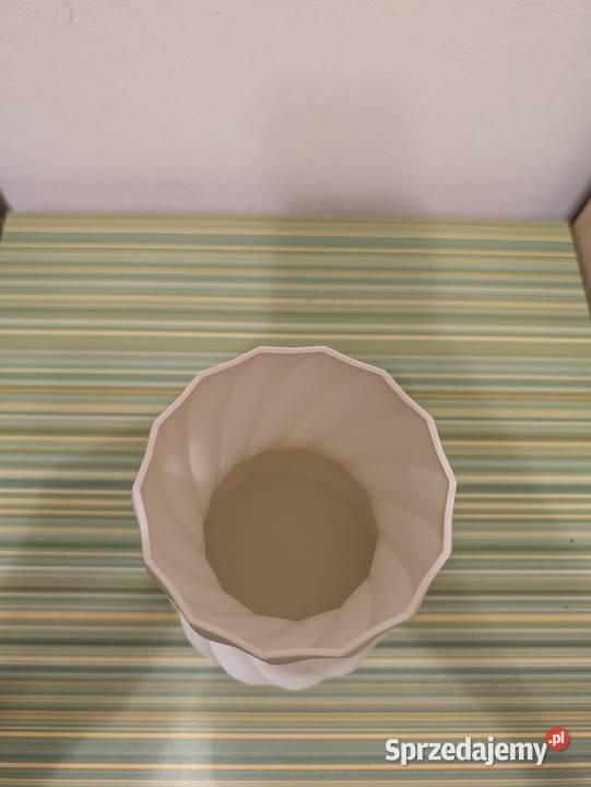 Wazon dekoracyjny nowoczesny biały plastikowy Kraków sprzedam